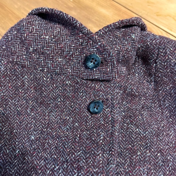 L.L. Bean medium wool nylon silk blazer. In excellent condition. Burgundy color - Picture 10 of 11